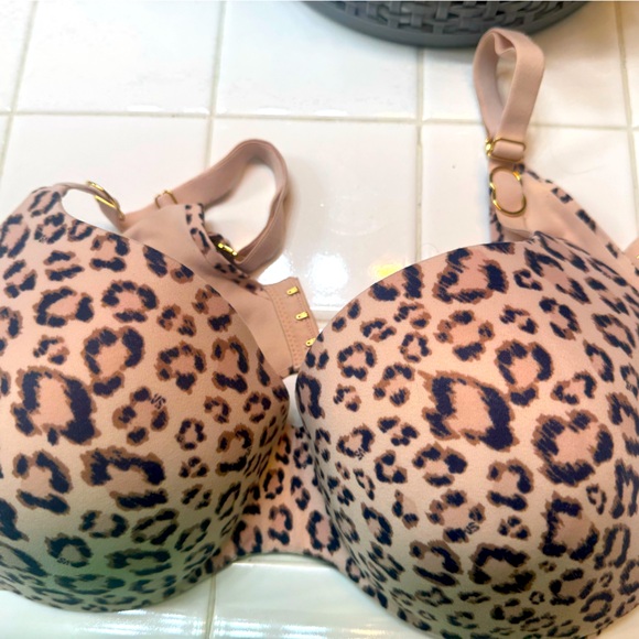 Victoria’s Secret 36DD bra - Picture 1 of 3